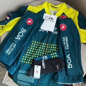 Castelli BOA Fit cycling zip up jersey arm warmer and socks set
